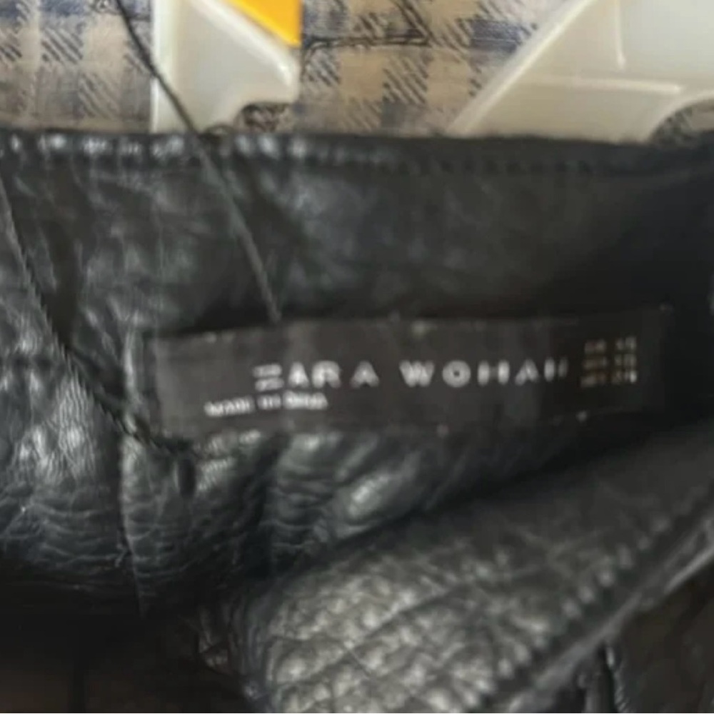 Zara faux leather skirt XS black - Picture 2 of 2